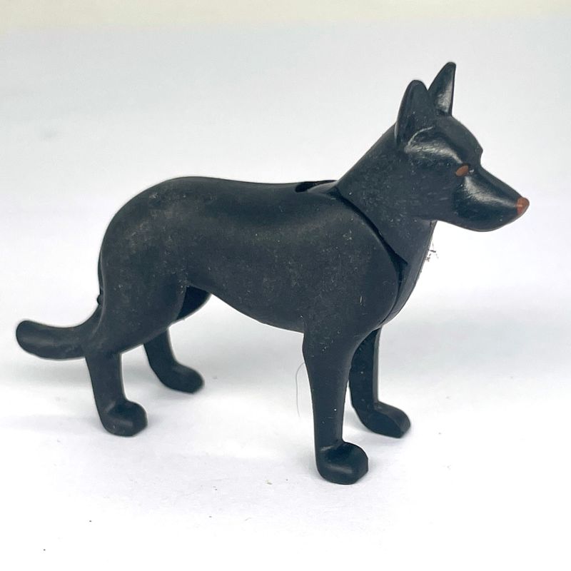 Playmobil chien noir effilé Playmobil chien noir effilé