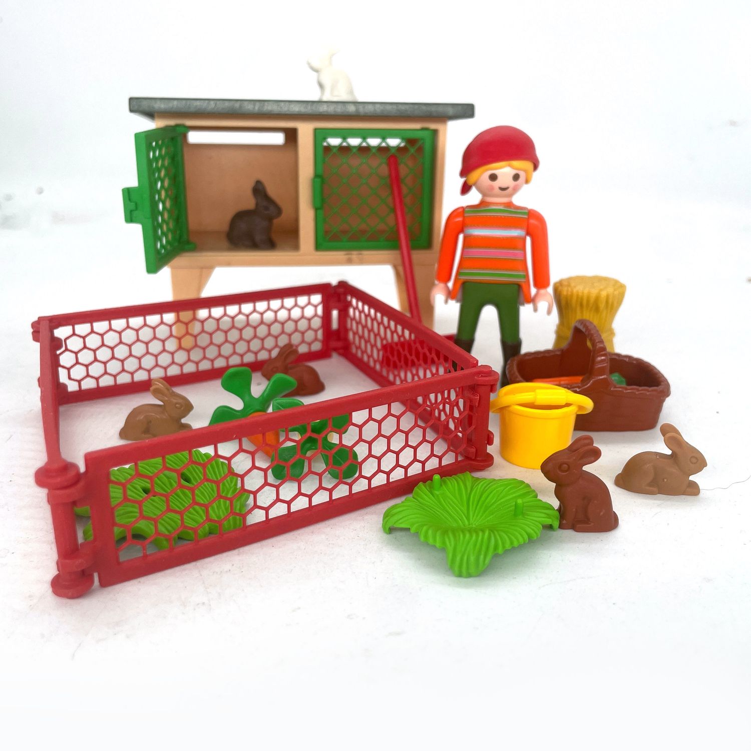 playmobil fermière et clapier playmobil fermière et clapier