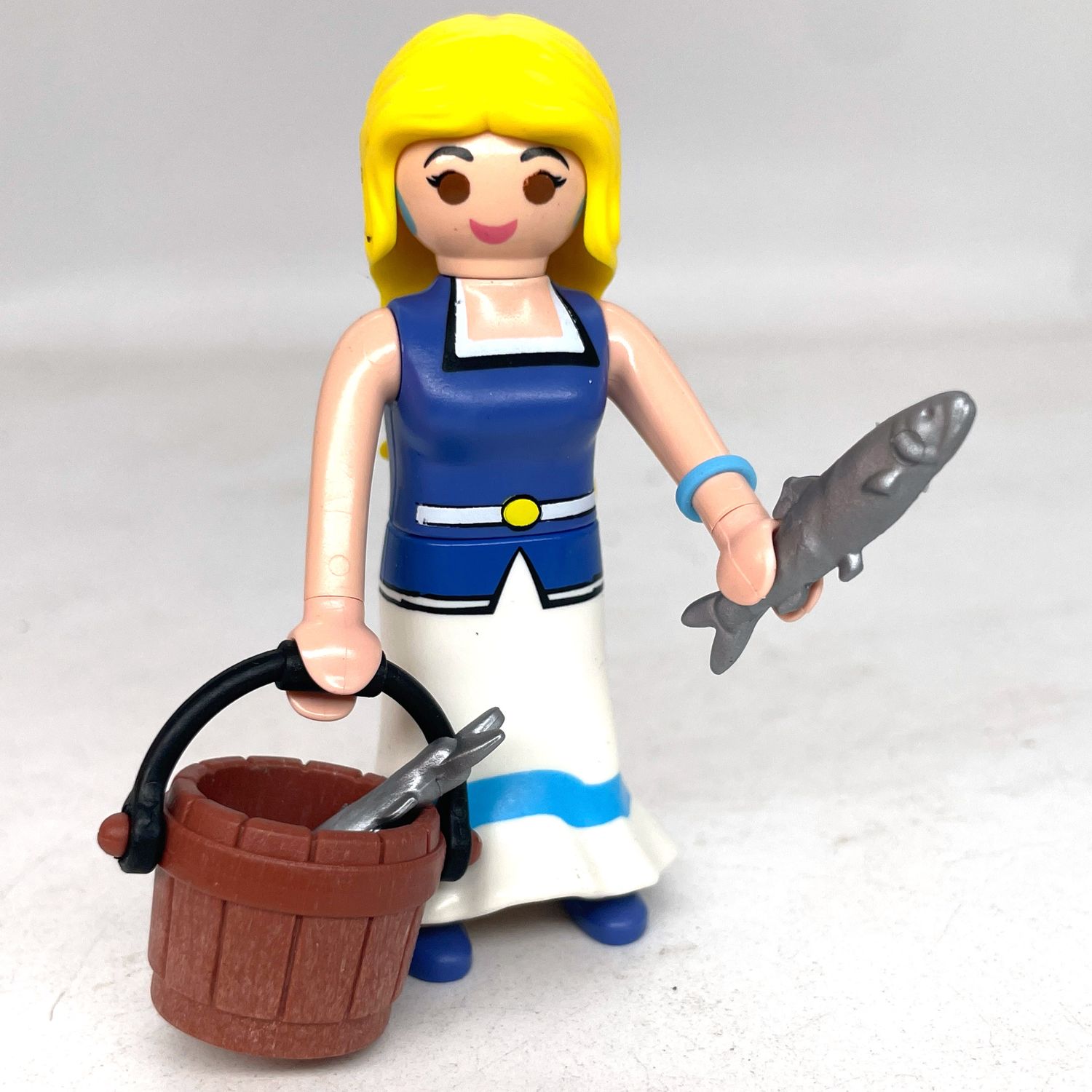 playmobil femme gauloise poissonnière