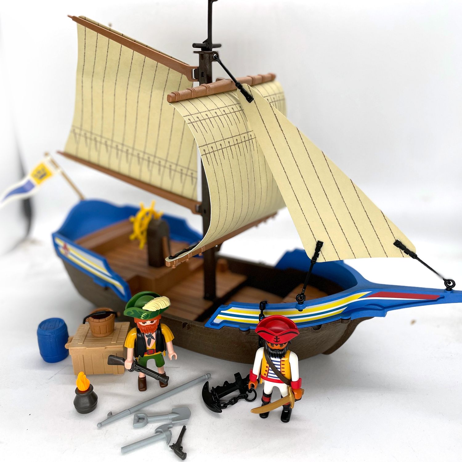 Playmobil petit bateau pirate Playmobil petit bateau pirate