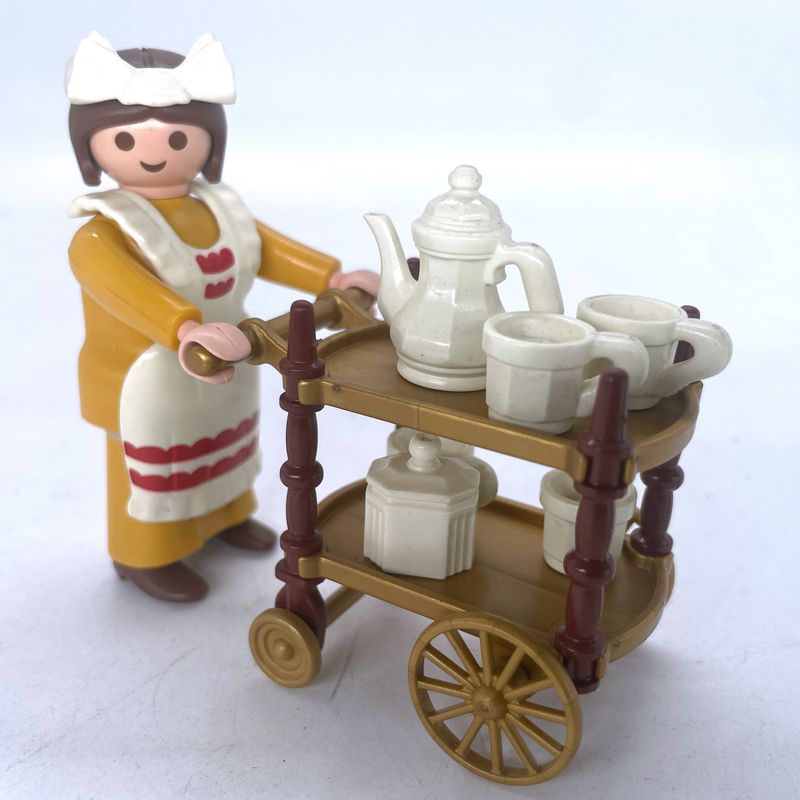 playmobil servante chariot