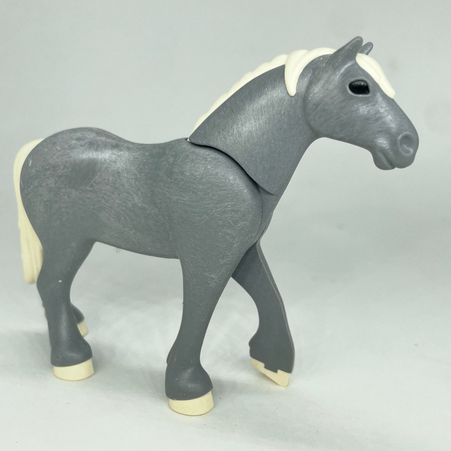 playmobil cheval de trait gris clair