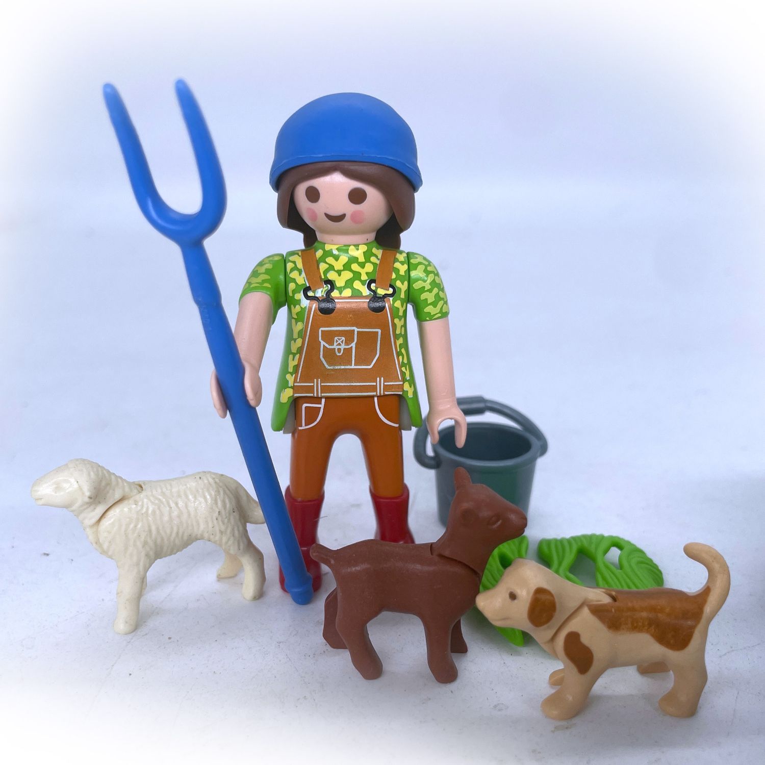 playmobil fermière bébés animaux