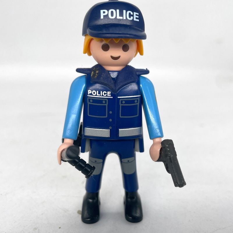 playmobil policier bleu 10