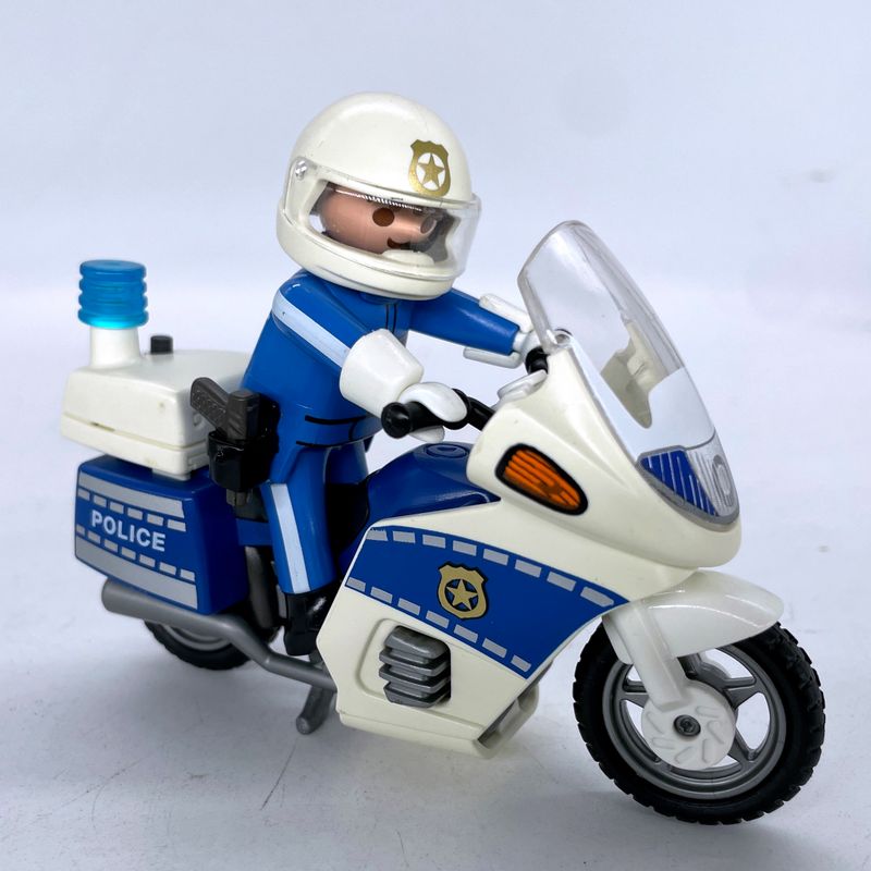 playmobil policier en moto lumineuse