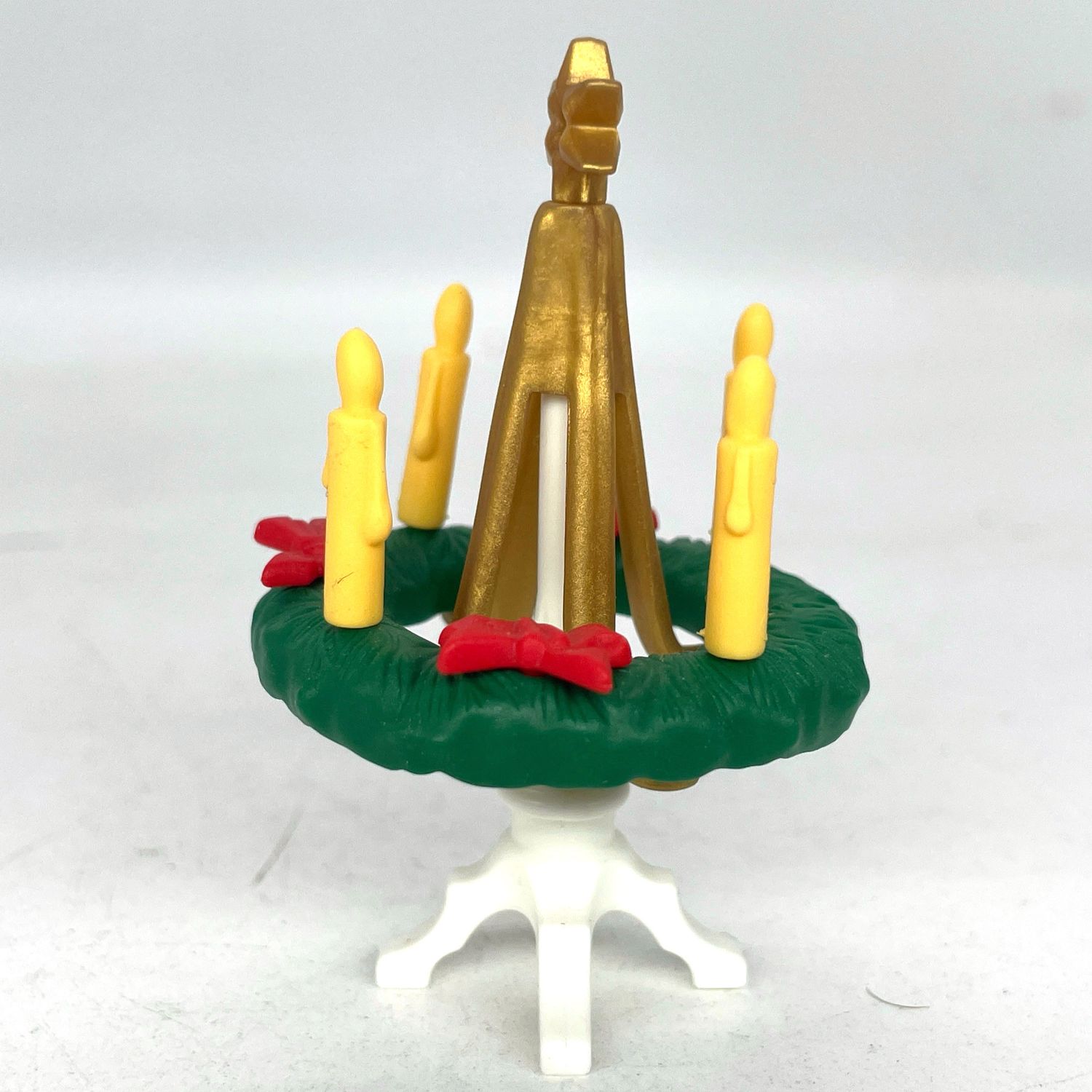 playmobil chandelier décoré sur support