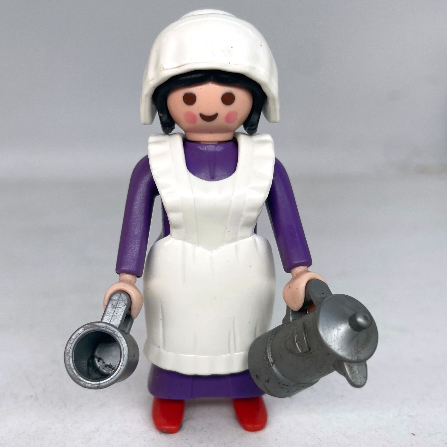 playmobil femme servante violet
