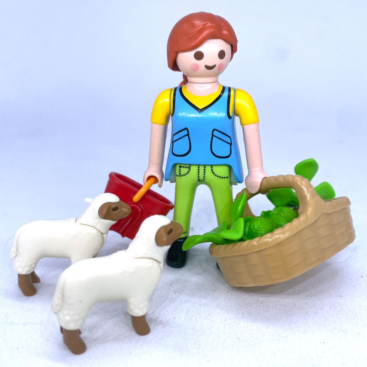 Playmobil fermière aux agneaux
