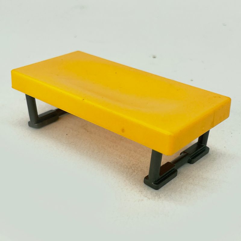 playmobil lit de camp jaune playmobil lit de camp jaune