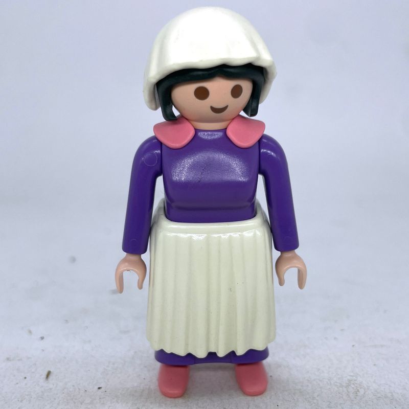 playmobil servante violette playmobil servante violette