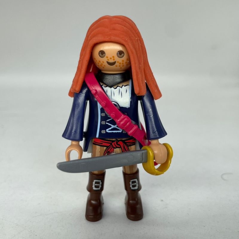Playmobil lady pirate rousse
