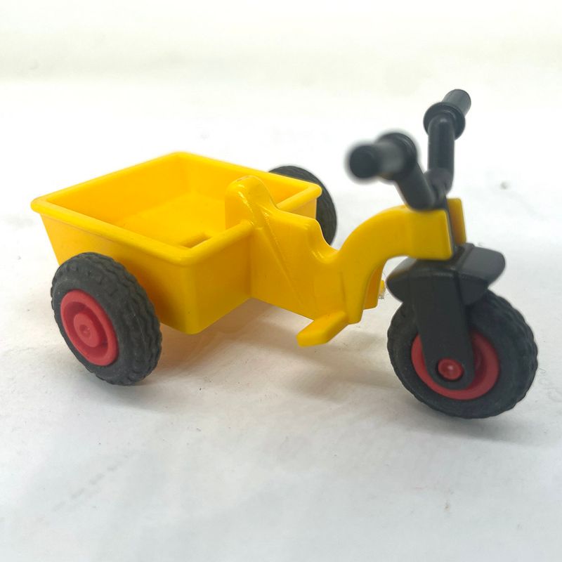 playmobil tricycle jaune