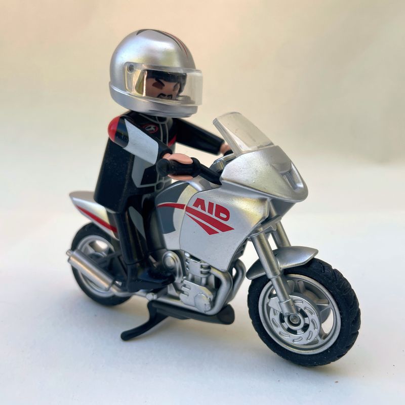 playmobil moto de course grise playmobil moto de course grise