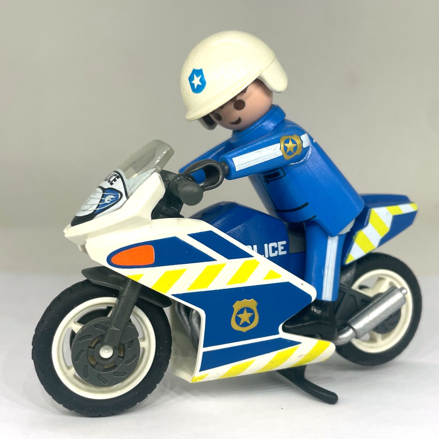 playmobil motard de la police playmobil motard de la police