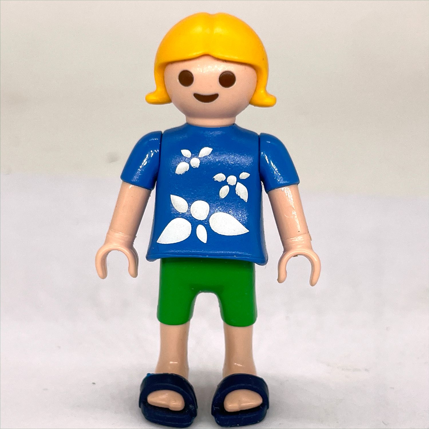 playmobil enfant fillette bermuda vert playmobil enfant fillette bermuda vert
