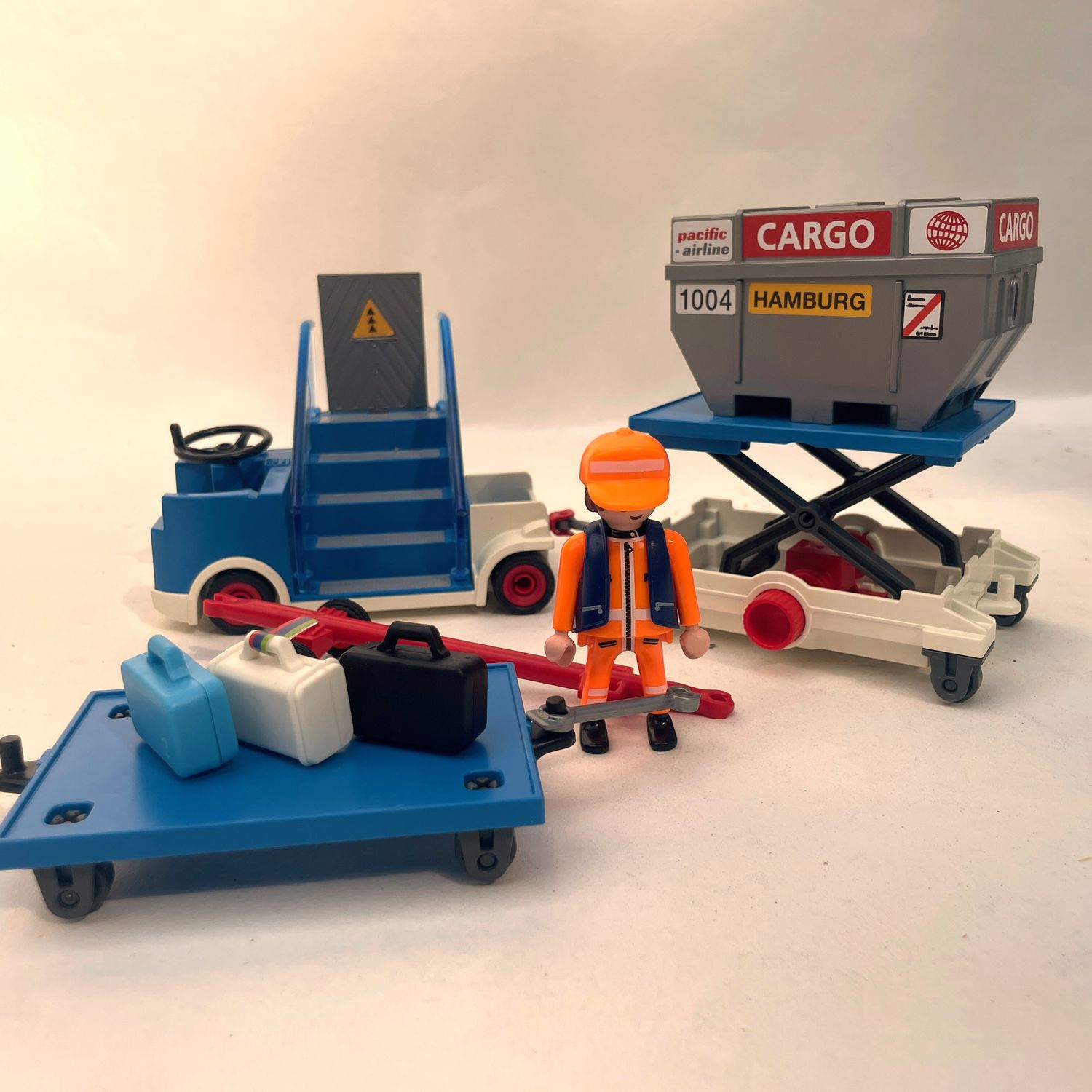 playmobil véhicules fret aéroport playmobil véhicules fret aéroport