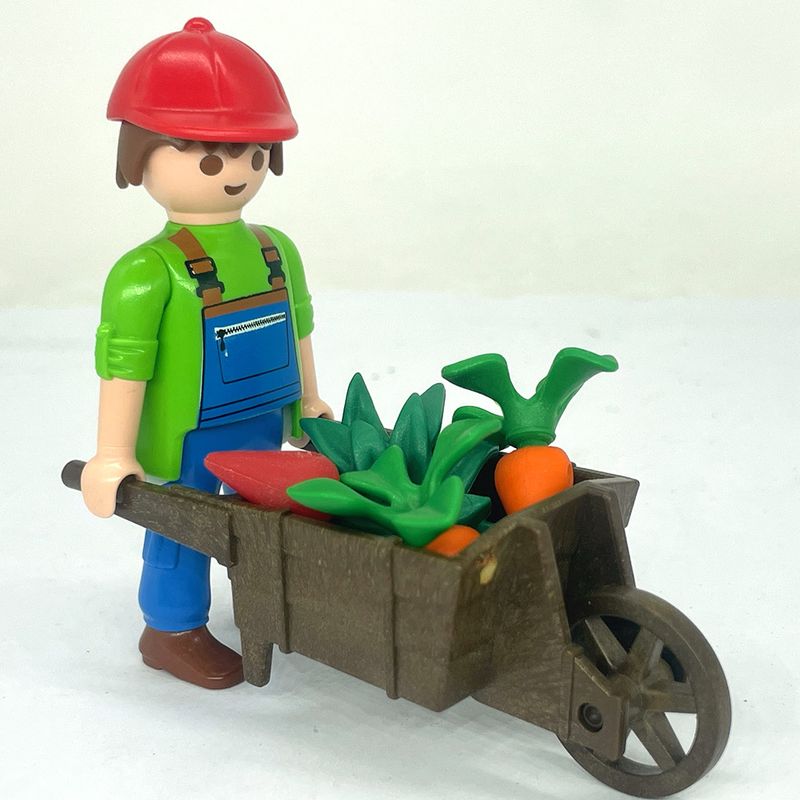 playmobil agriculteur maraîcher et brouette playmobil agriculteur maraîcher et brouette