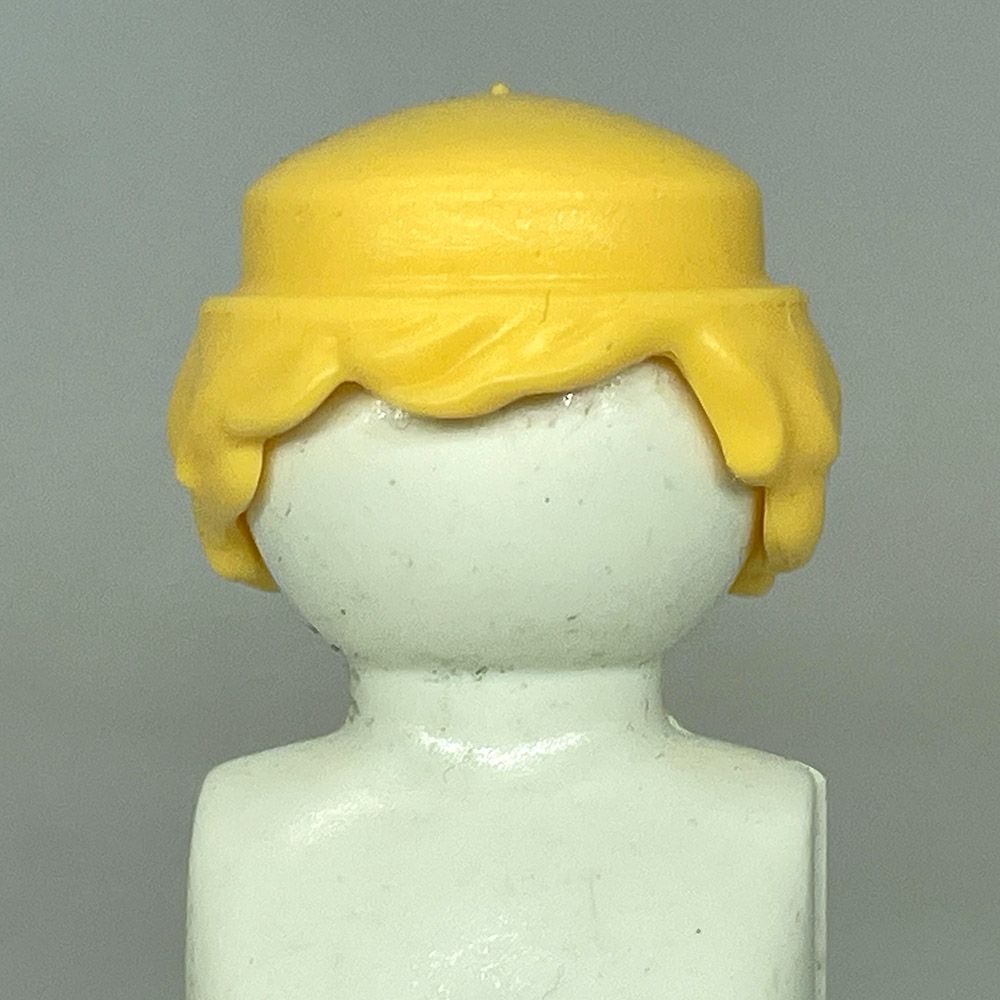 Playmobil cheveux blond court coupés