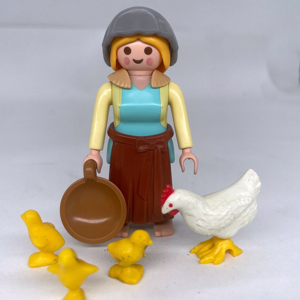 playmobil fermière pauvre et poules 2