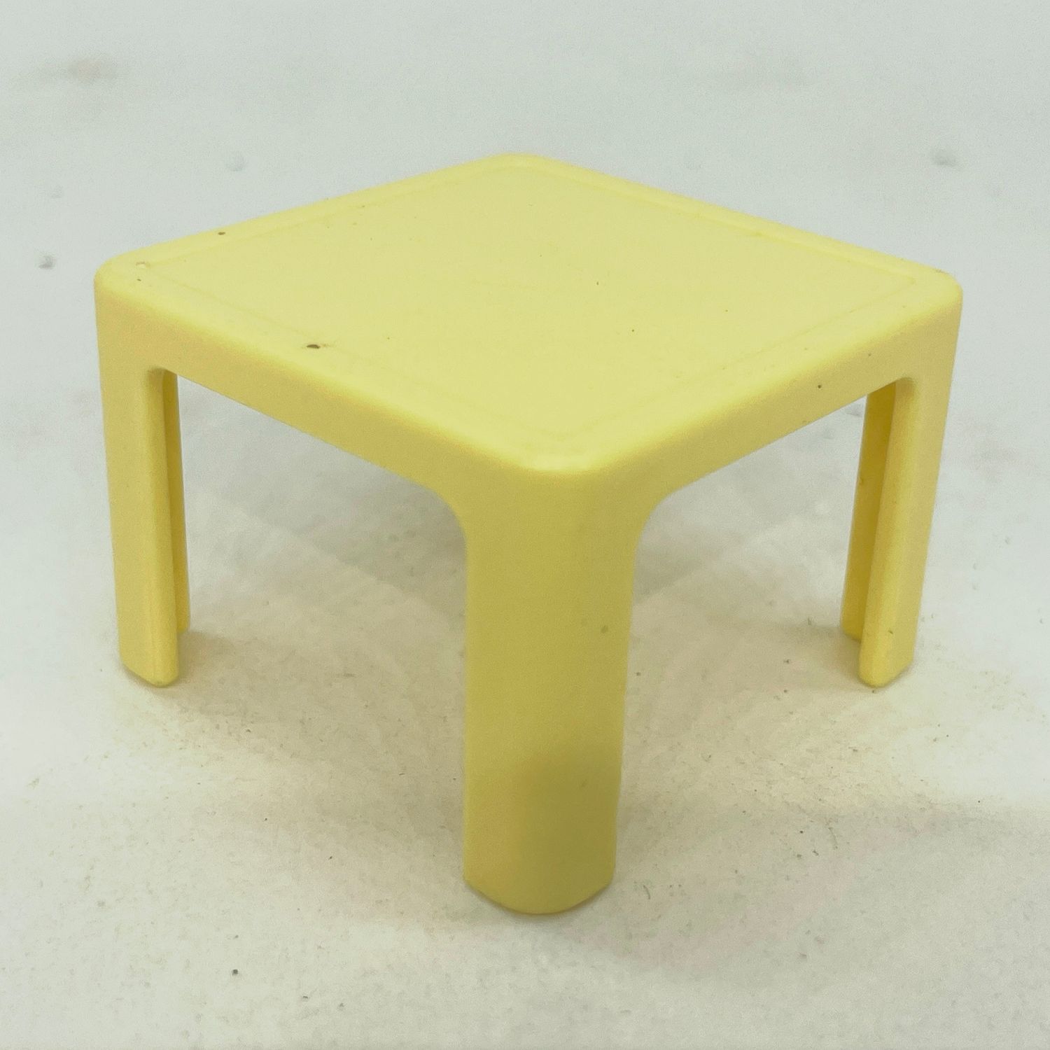 playmobil table simple jaune clair