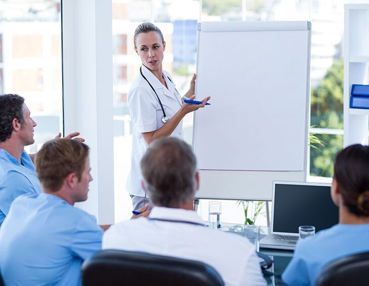 MODERATION / PRÄSENTATION IN DER PRAXISANLEITUNG