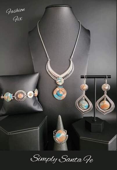 Simply Santa Fe Set