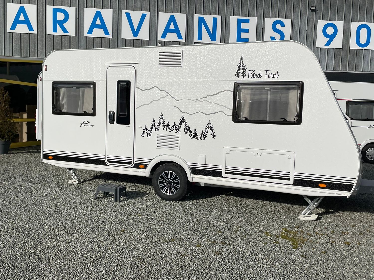 ​BURSTNER Premio 455 TS Black Forest