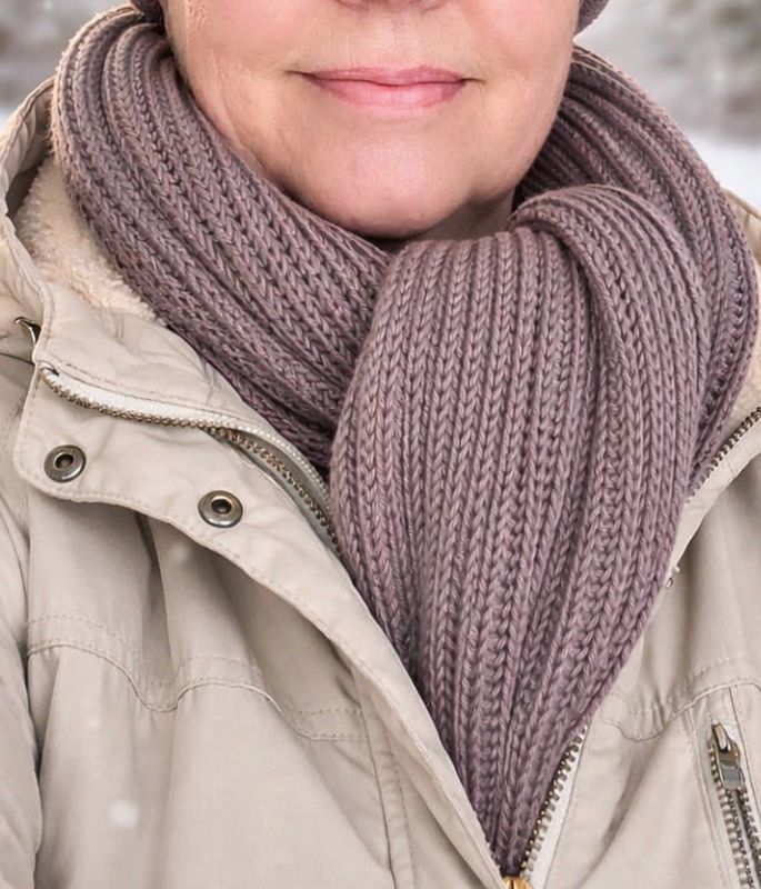 Handgefertigter Schal