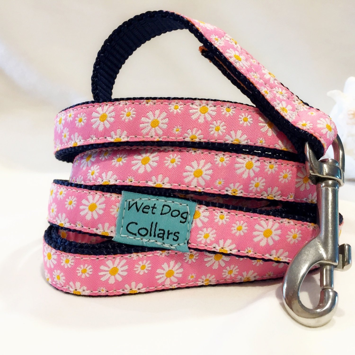 Peace, Love &amp; Daisies Narrow Dog Leash