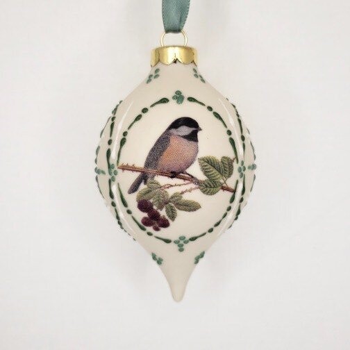 Ivory Teardrop with Chickadee Image 3.5"