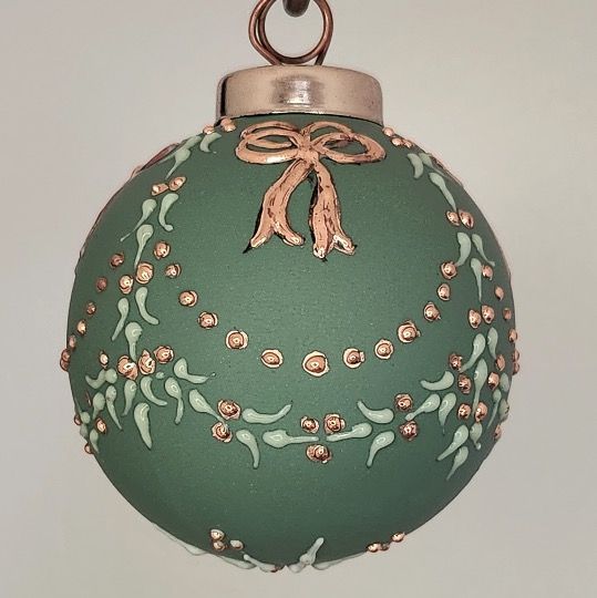 Swag Porcelain Christmas Ornament: Gold on Green 2.5"