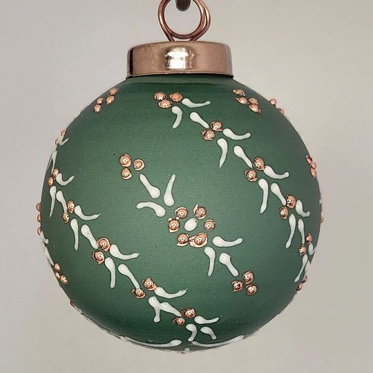 Bavarian Twist Porcelain Christmas Ornament: Gold & White on Green 2.5"