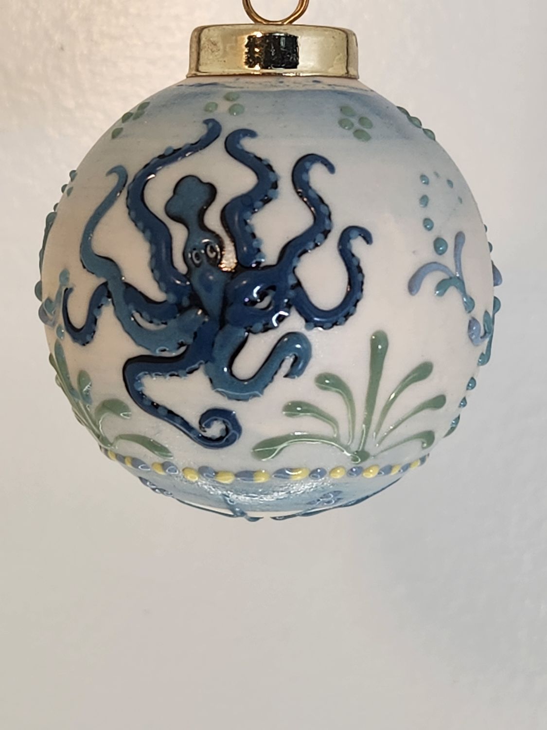 Oscar the Octopus on Ivory 2.5"