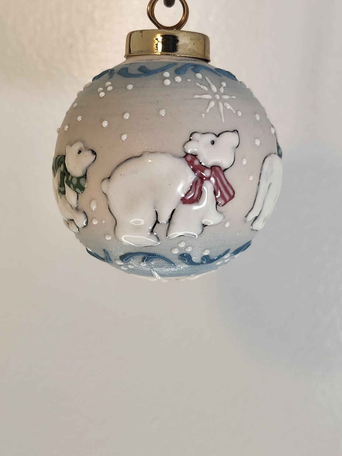 Ivory Ball with Polar Bears 2.5"