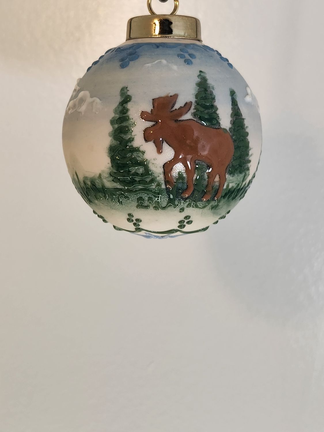 Ivory Ball with Jake the Moose 2.5"
