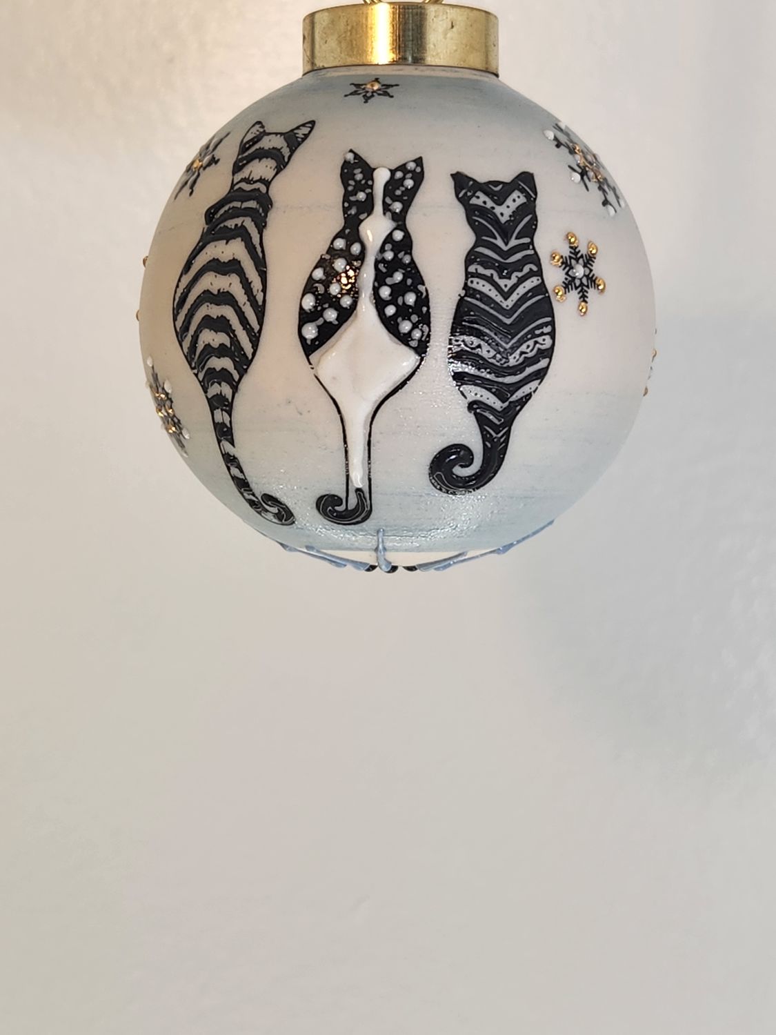 Ivory Ball with Starry Night Cats 2.5"