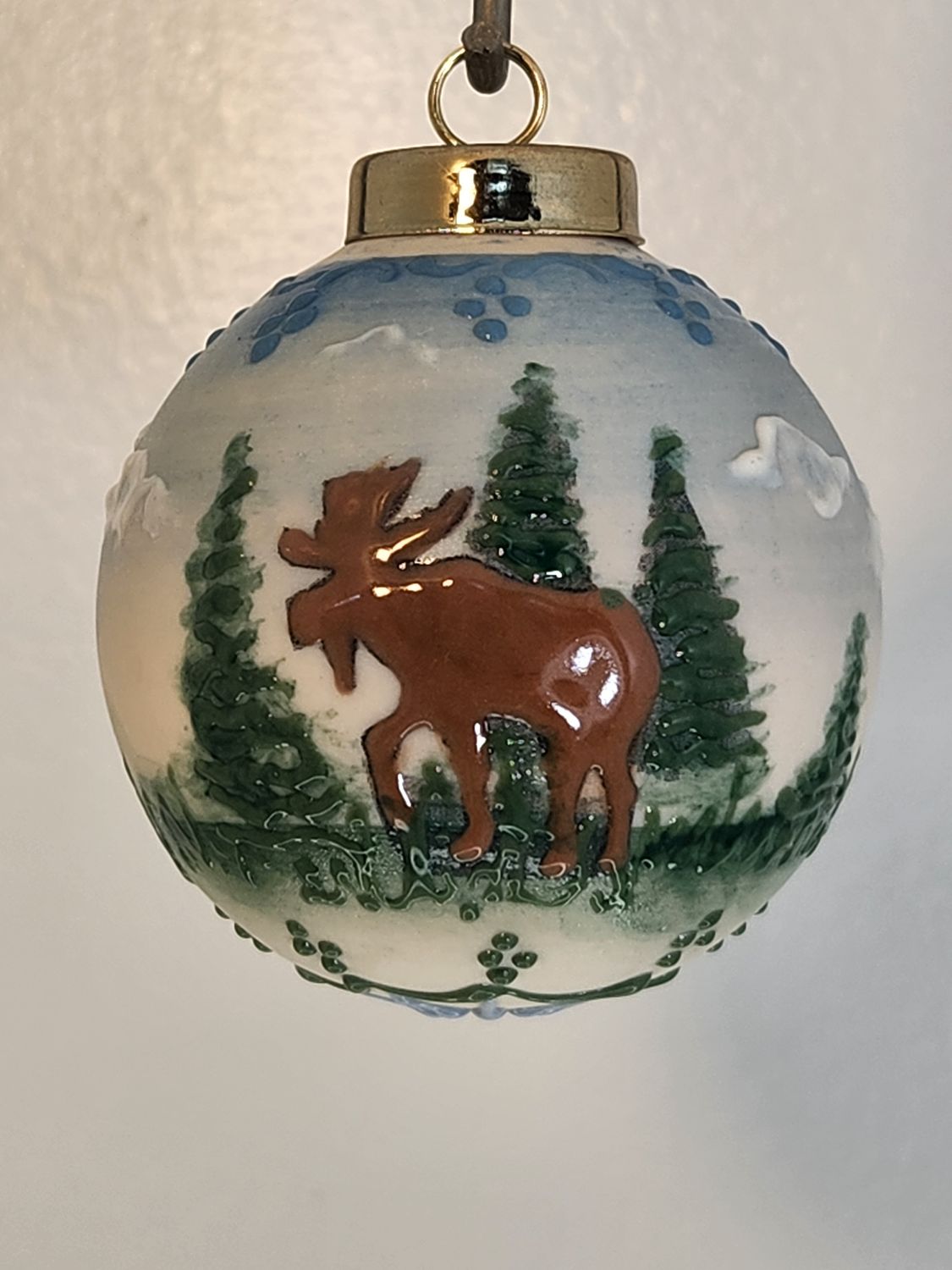 Ivory Ball with Jake the Moose 2.5"