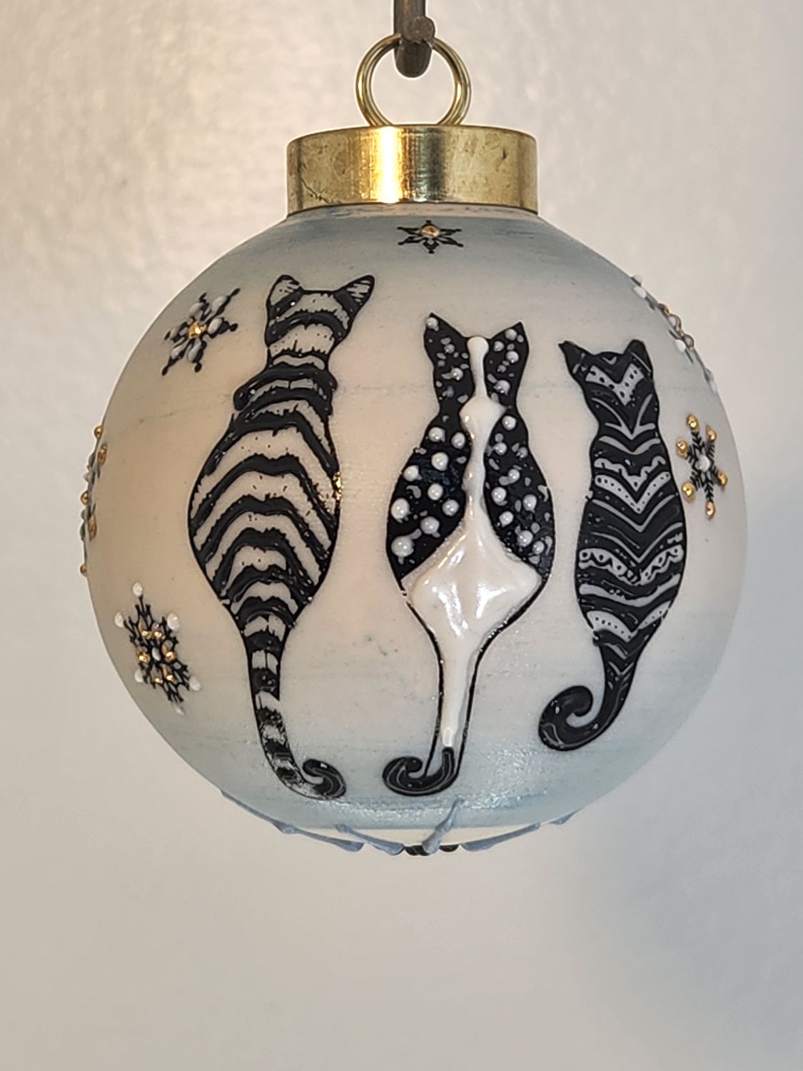 Ivory Ball with Starry Night Cats 2.5"