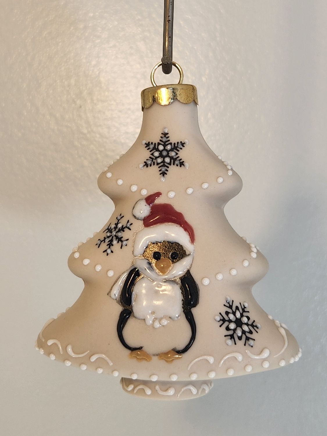 Ivory Tree Penguin Christmas 3.5"