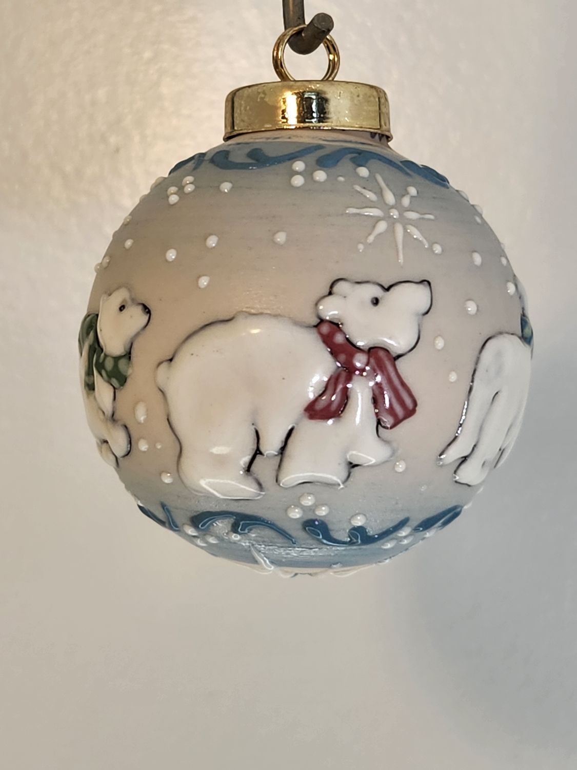 Ivory Ball with Polar Bears 2.5"