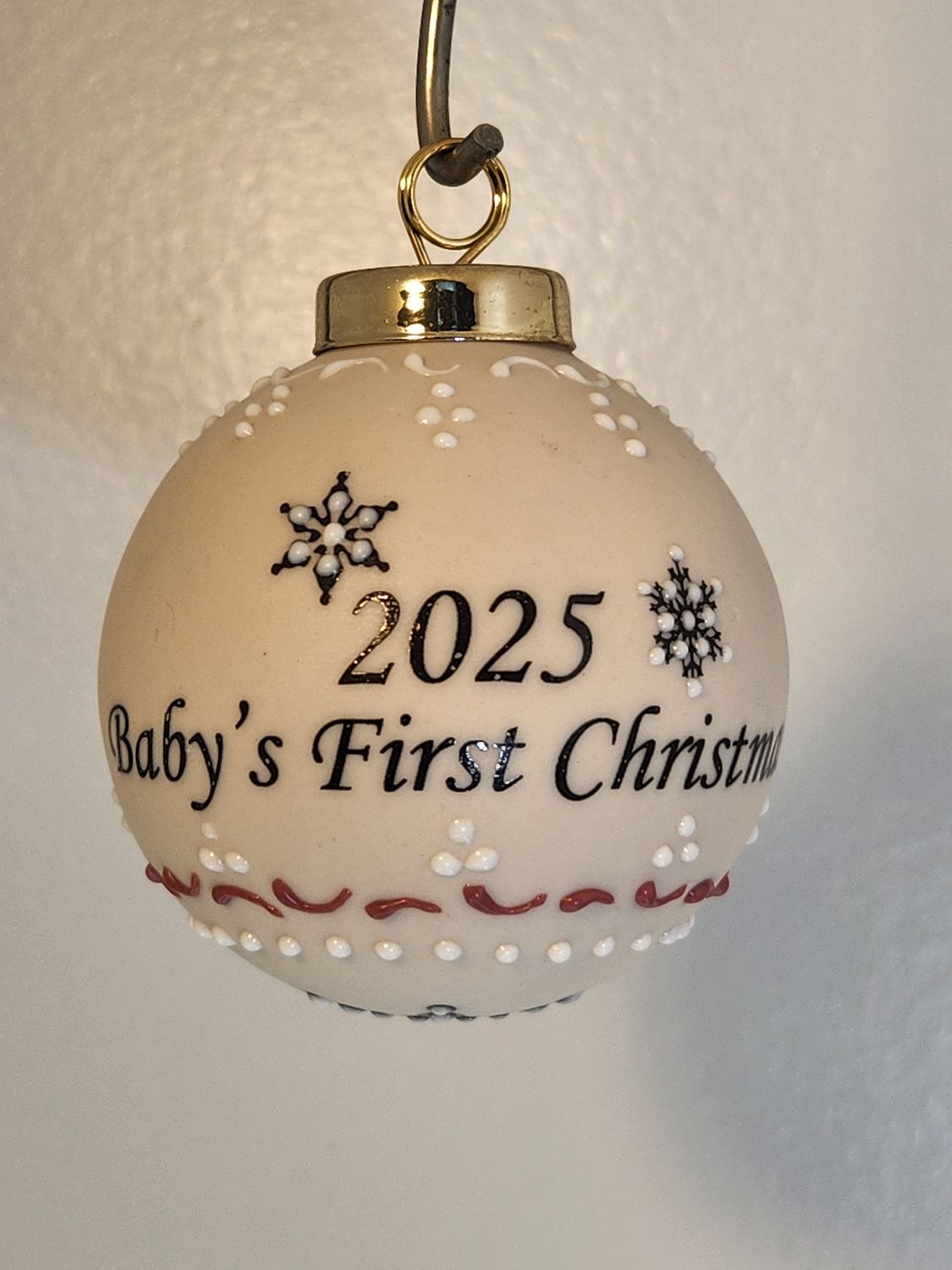 Ivory Ball with Baby's First Christmas Penguin Family 2.5"