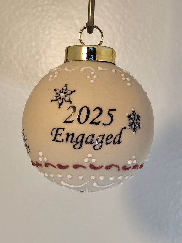 Ivory Ball with Engaged Penguin Couple 2.5"