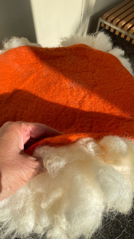 NEU - Sitzkissen "ORANGE" weiss, mit knallorangefarbener Rückseite
