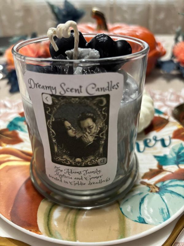 The Adams Family-Morticia And Gomez                                       12oz