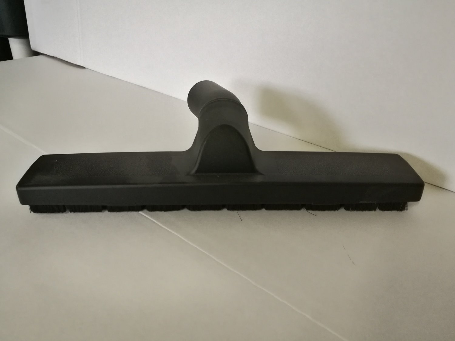 Spazzola D16 DIA.32 universale  pavimenti lisci con ruote  cm 30