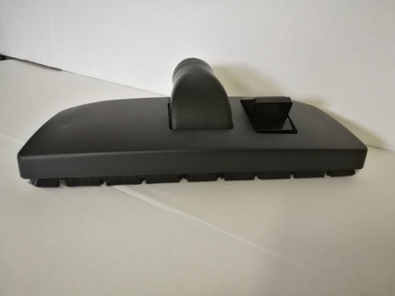 Spazzola D8 AVS DIA.32 NE doppio uso pavimenti e tappeti cm 30