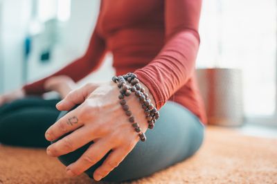 Méditation somatique guidée: Revenir dans ton espace intérieur Méditation somatique guidée: Revenir dans ton espace intérieur