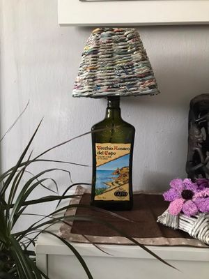 Lampada Bottiglia Eco-Friendly con Paralume in Carta Riciclata Intrecciata