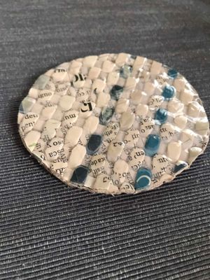 Sottobicchiere Artigianale in Carta Riciclata - 10 cm | Eco-Friendly e Idrorepellente