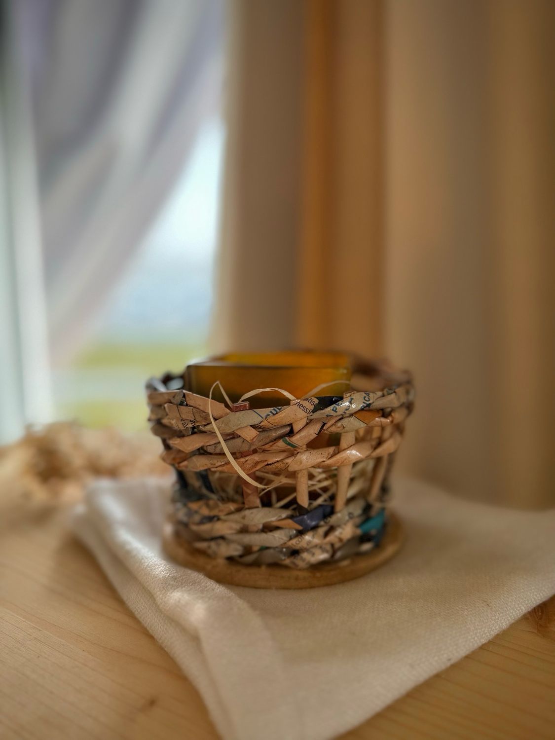 Candele Artigianali Profumate “Momenti di Luce” – Contenitore Vintage in Carta Riciclata